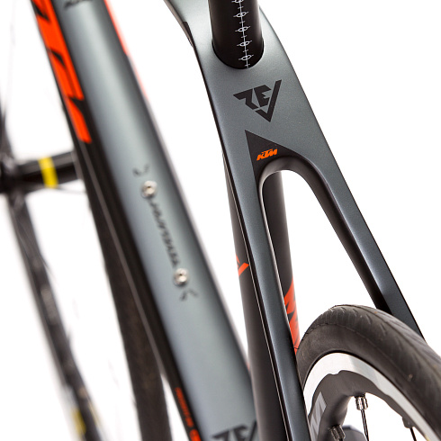 Австрійська гоночна машина KTM Revelator Prime Di2 - тест від BIKEBOARD.AT
